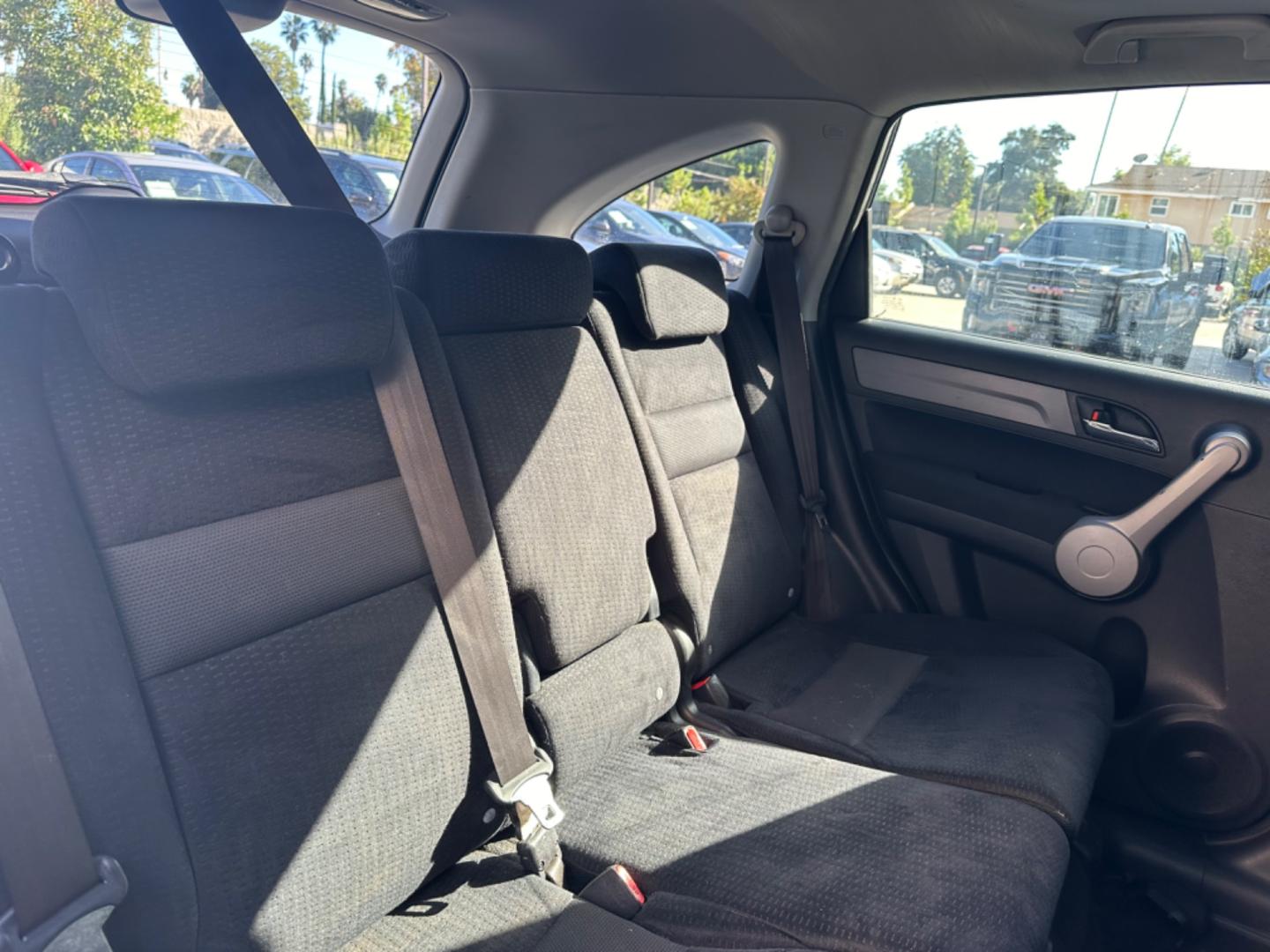 2007 Blue /Gray Honda CR-V EX 4WD AT (JHLRE48577C) with an 2.4L L4 DOHC 16V engine, 5-Speed Automatic Overdrive transmission, located at 30 S. Berkeley Avenue, Pasadena, CA, 91107, (626) 248-7567, 34.145447, -118.109398 - 4WD! This 2007 Honda CR-V EX 4WD looks and drives good. Don't let bad credit or financial setbacks hold you back from owning a dependable vehicle. At our BHPH dealership, we're here to make the car-buying process as smooth and stress-free as possible. We invite you to visit our dealership in Pasa - Photo#13